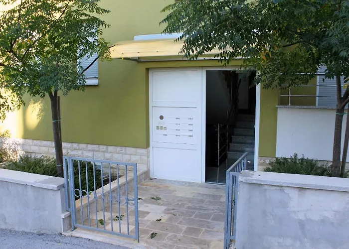 Apartments By The Sea Kozino, Zadar - 5755 Lägenhet Petrcane